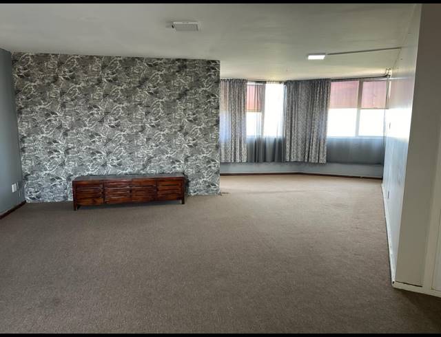 2 BEDROOM FLAT TO LET IN MORNINGSIDE